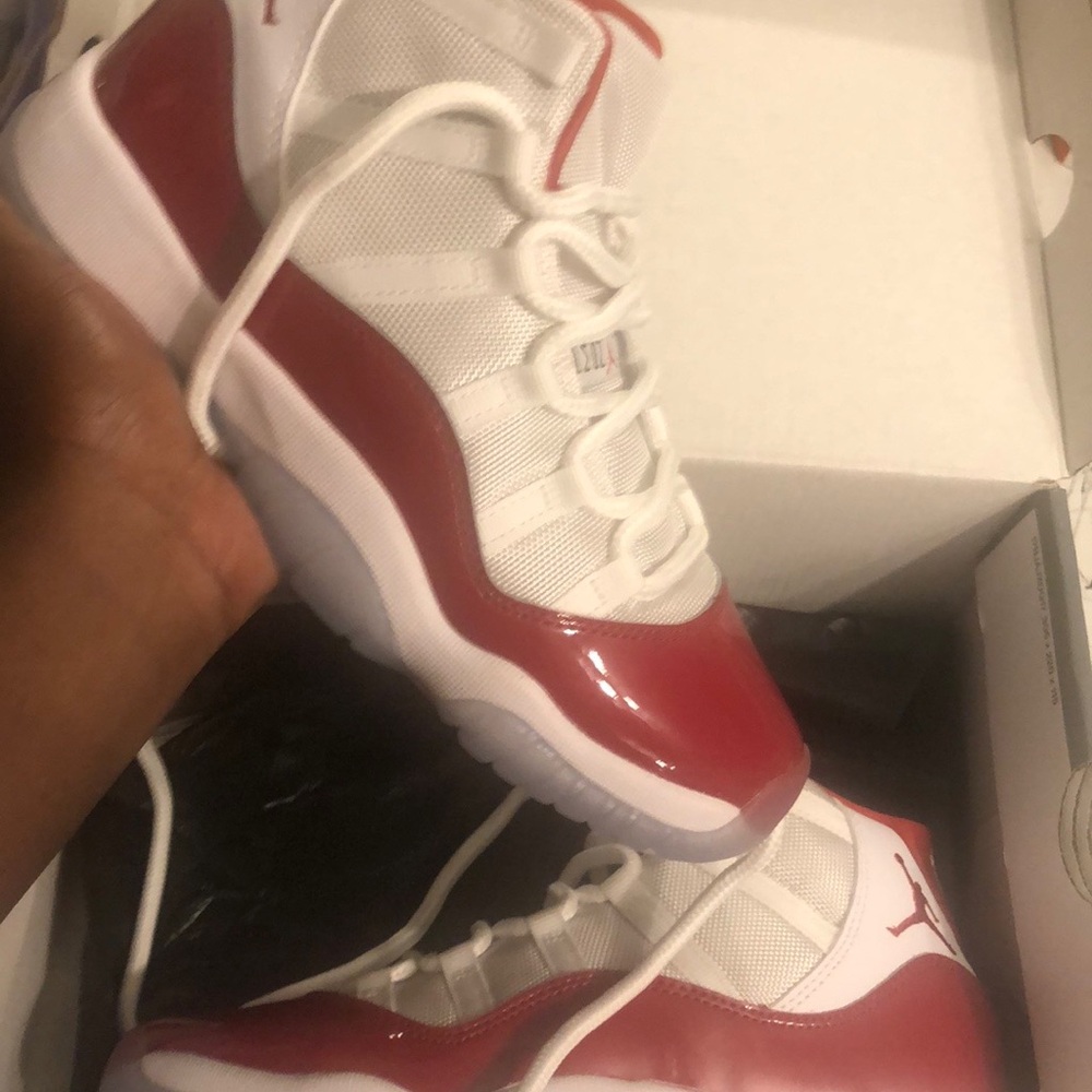 Jordan Red and White Sneakers Classic Basketball Design - Picture 2 of 3